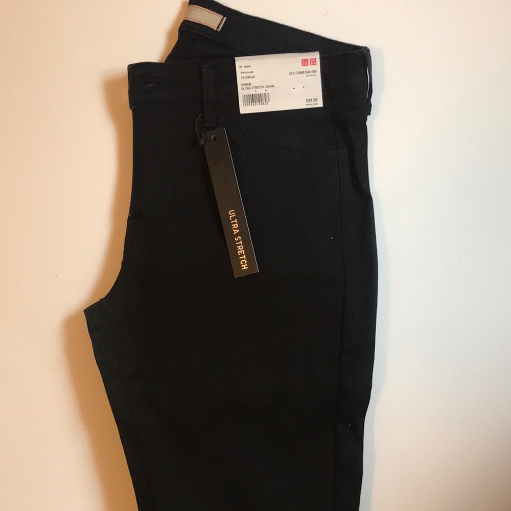 NWT UNIQLO black ultra stretch jeans